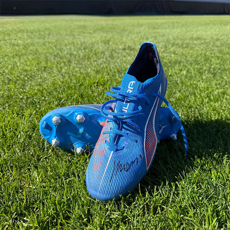 Signierte Trainingsschuhe KAINZ