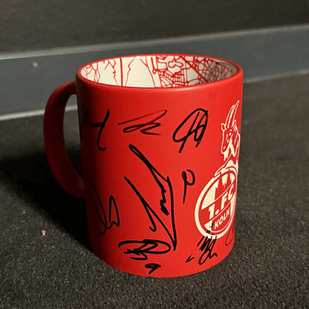 Signierte Tasse "Prägung" rot