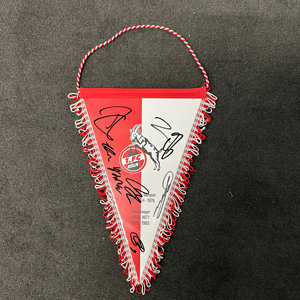 Signierter Schmuckwimpel "Logo"