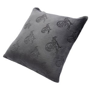 Kissen Allover Logo geprägt