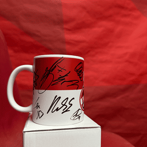 Signierte Tasse "Basic Logo"