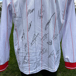 Signiertes WE:FC Trikot Langarm