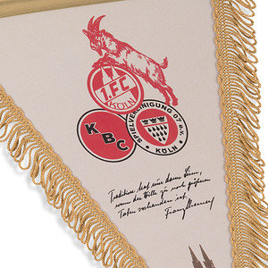 Retrowimpel mit Goldkette (28 cm)